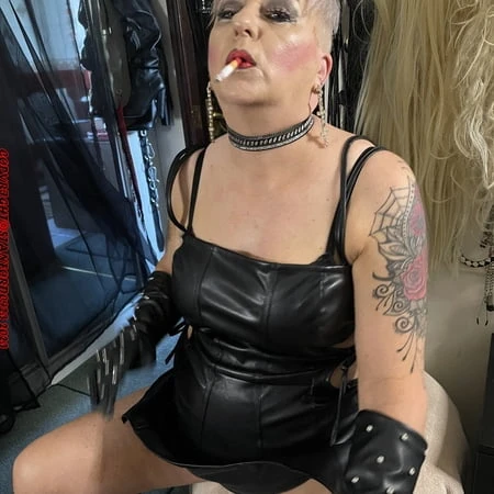 shirley i am a whore who loves smoking fucking         