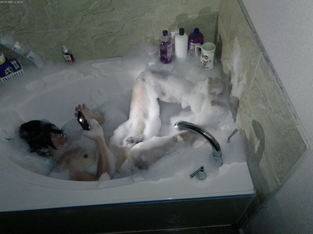 Kirito Bath Tub Photoshoot and Bath  #9