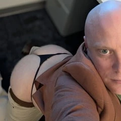 Sub slut wants to be gangbanged 