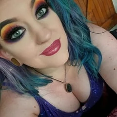 Chubby MILF Amy Leaf- Selfies