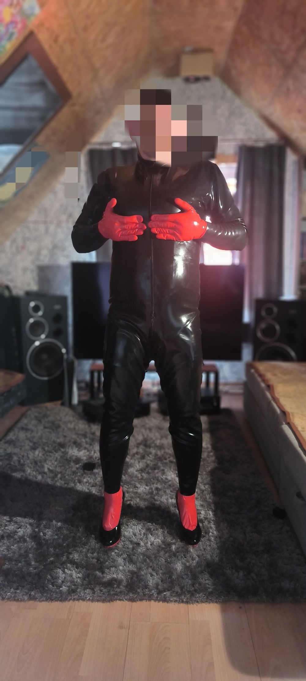 Hubert Kate in latex #37